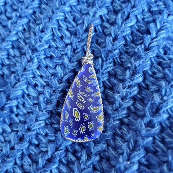 ✨️3/$20✨️ Murano Style Glass Teardrop Pendant With Silvery Rope Detail - Picture 6 of 7